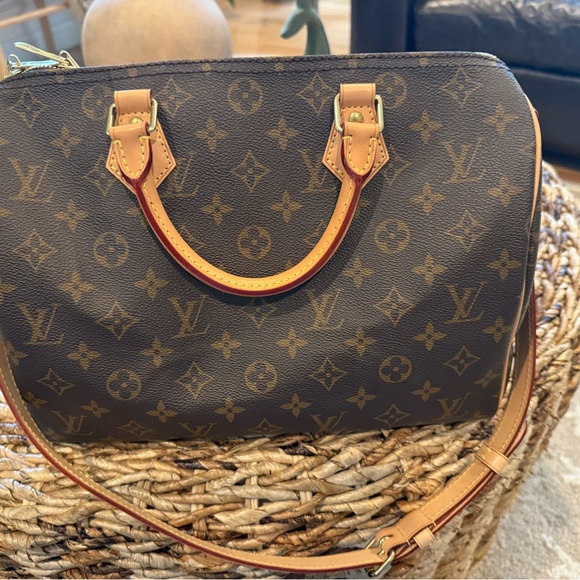 Excellent condition Louis Vuitton Speedy Bandouliere 30 - Picture 1 of 11
